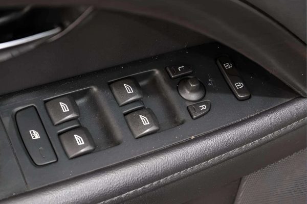 Volvo XC70 - Image 12