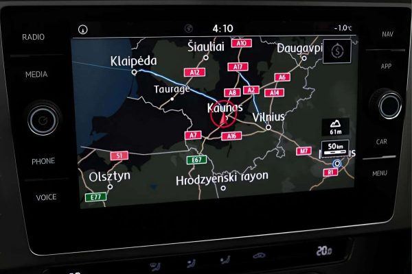 Volkswagen Passat - Image 7