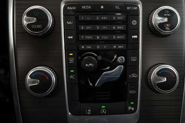 Volvo XC70 - Image 8
