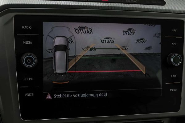 Volkswagen Passat - Image 5