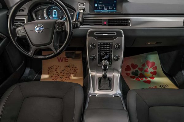 Volvo XC70 - Image 27