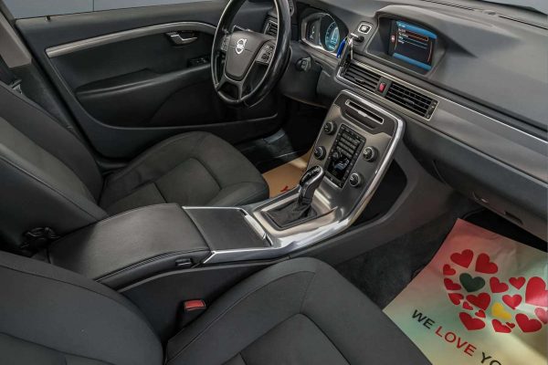 Volvo XC70 - Image 16