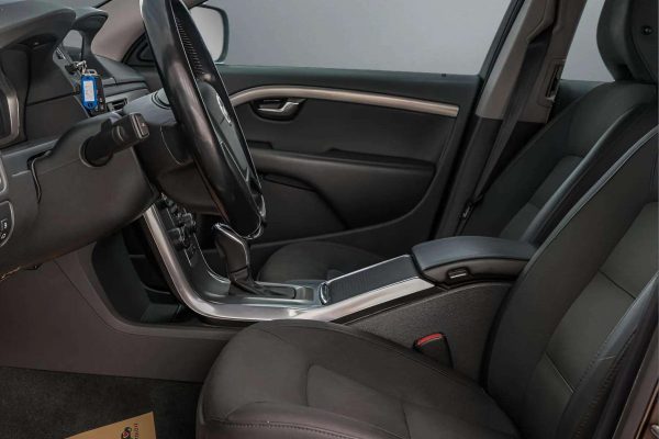 Volvo XC70 - Image 11