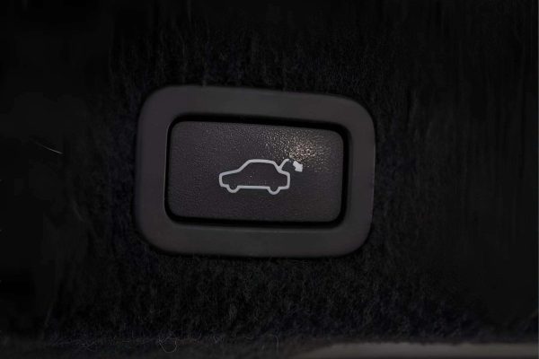 Volvo XC70 - Image 18