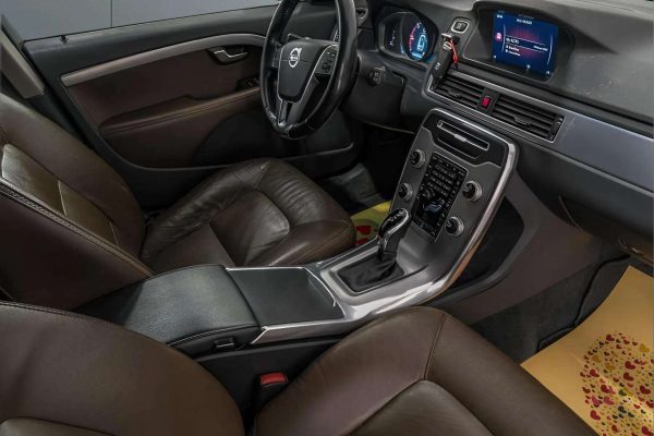 Volvo XC70 - Image 15