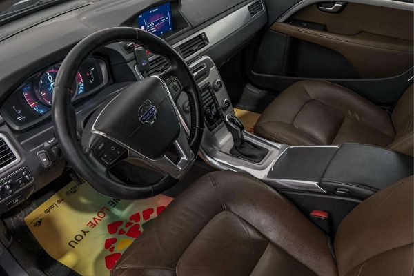 Volvo XC70 - Image 11