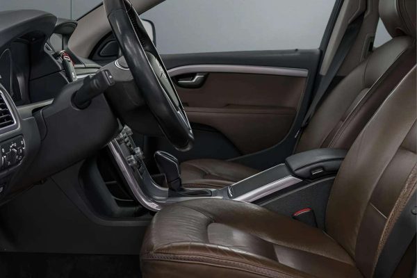 Volvo XC70 - Image 9