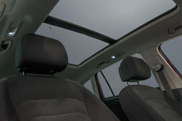 Volkswagen Tiguan - Image 14