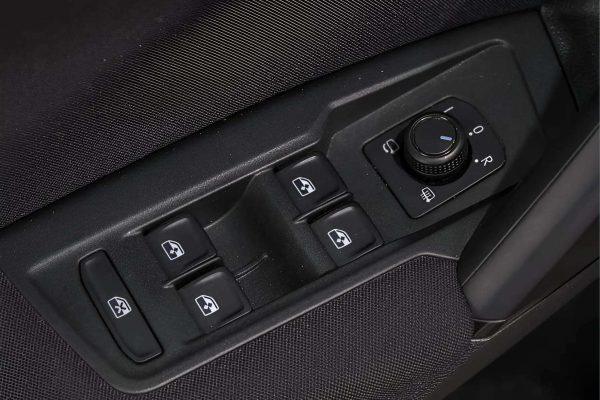 Volkswagen Tiguan - Image 12