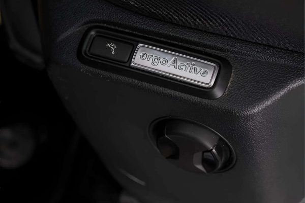 Volkswagen Tiguan - Image 11