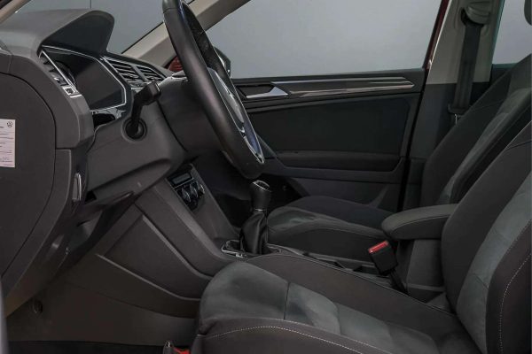 Volkswagen Tiguan - Image 10
