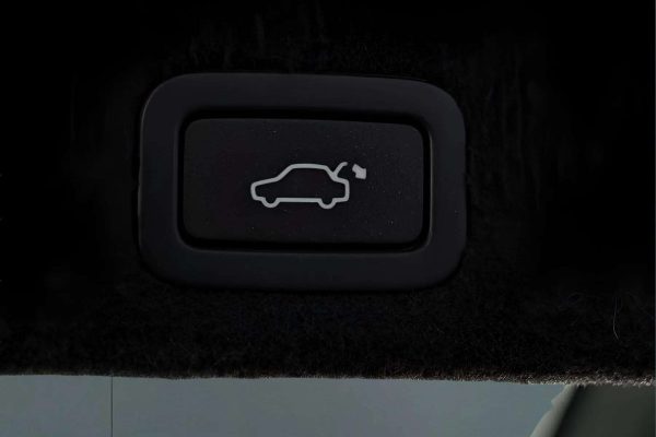 Volvo XC60 - Image 11