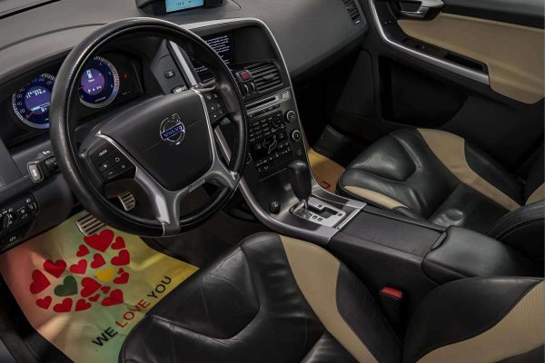 Volvo XC60 - Image 8