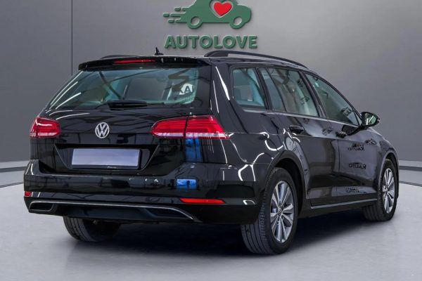 Volkswagen Golf - Image 4