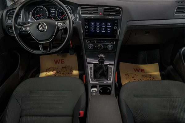 Volkswagen Golf - Image 21