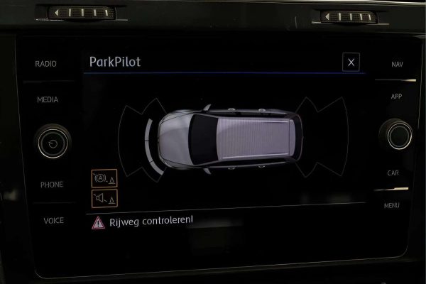 Volkswagen Golf - Image 5