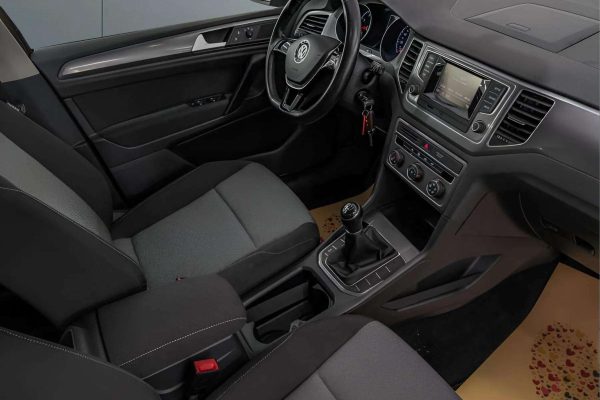 Volkswagen Golf Sportsvan - Image 11