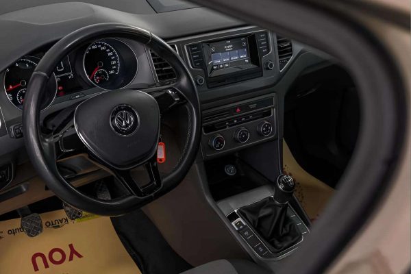 Volkswagen Golf Sportsvan - Image 10