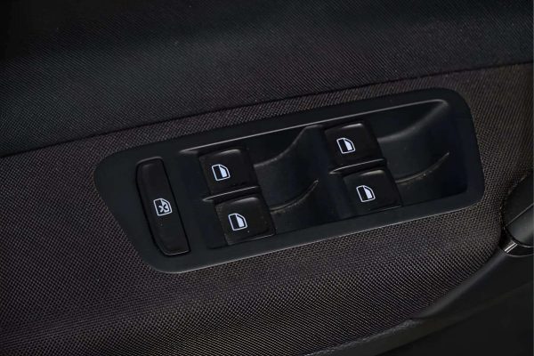 Volkswagen Golf Sportsvan - Image 8