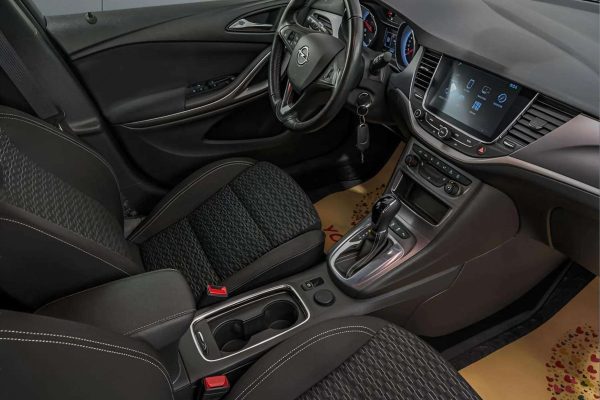 Opel Astra - Image 9