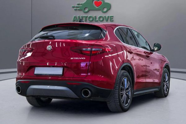 Alfa Romeo Stelvio - Image 4