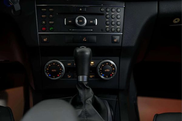 Mercedes-Benz GLK250 - Image 25