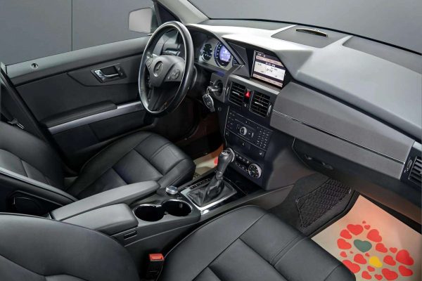 Mercedes-Benz GLK250 - Image 16