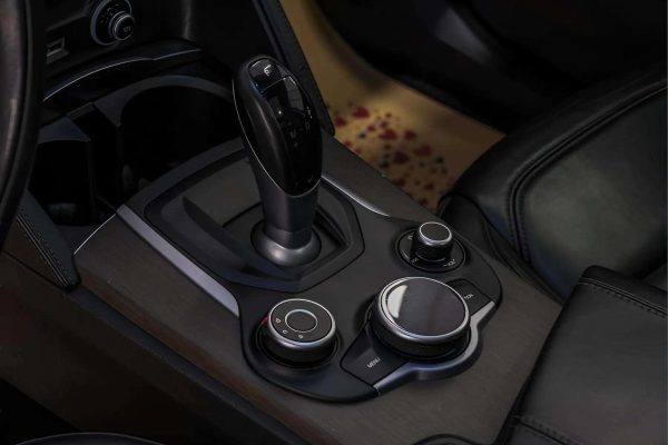 Alfa Romeo Stelvio - Image 7