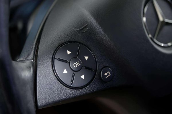 Mercedes-Benz GLK250 - Image 11