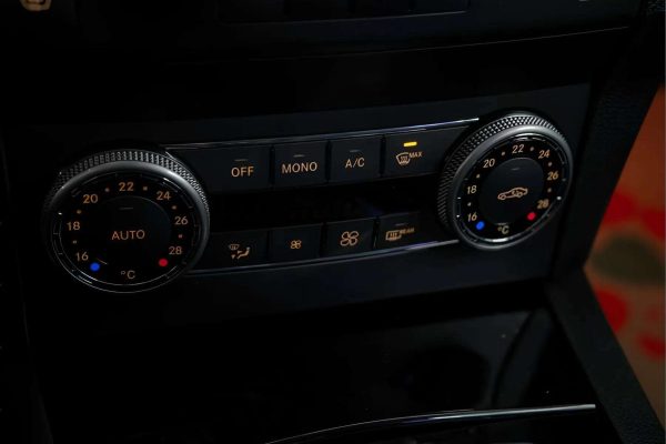 Mercedes-Benz GLK250 - Image 10