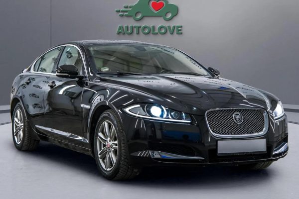 Jaguar XF - Image 2