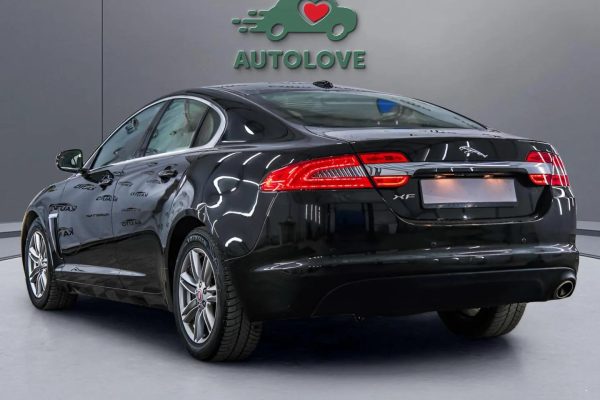 Jaguar XF - Image 3