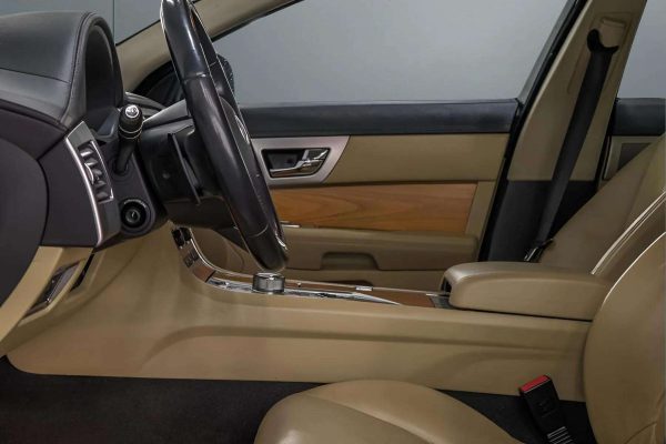 Jaguar XF - Image 6