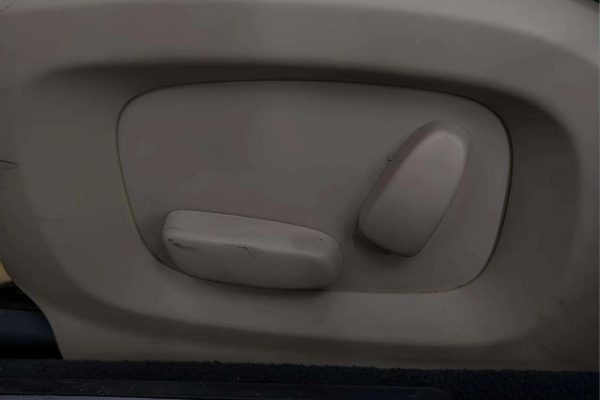 Jaguar XF - Image 18