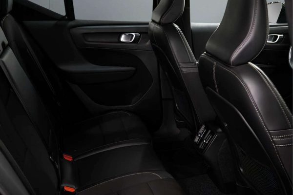 Volvo XC40 - Image 20