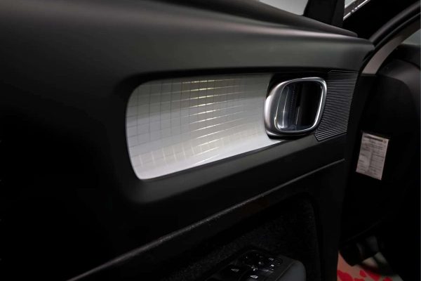 Volvo XC40 - Image 11