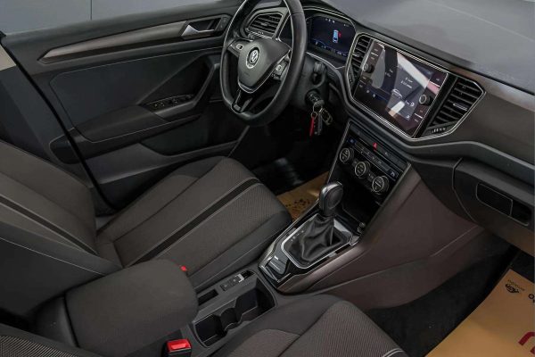 Volkswagen T-Roc - Image 12