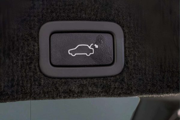 Volvo XC60 - Image 21
