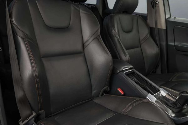 Volvo XC60 - Image 16