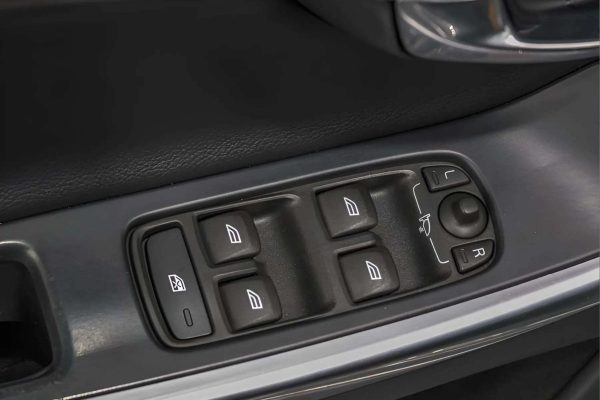 Volvo XC60 - Image 14
