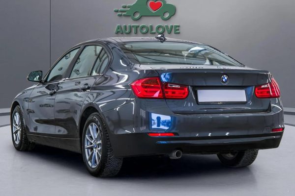 BMW 320 - Image 3