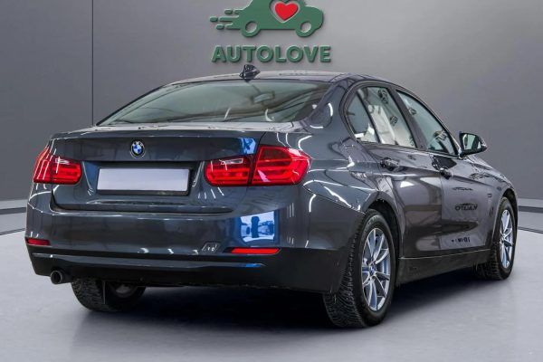 BMW 320 - Image 4