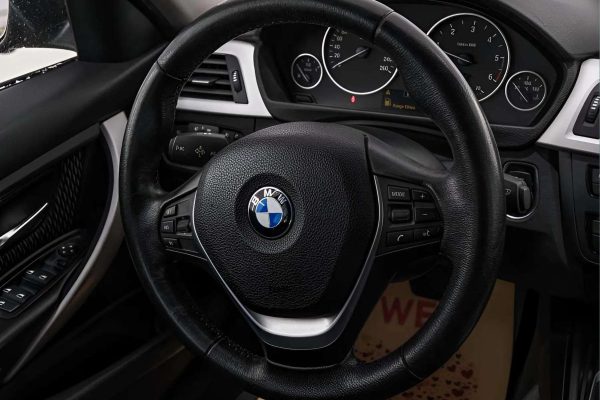 BMW 320 - Image 20
