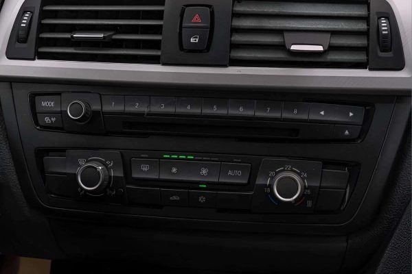 BMW 320 - Image 17
