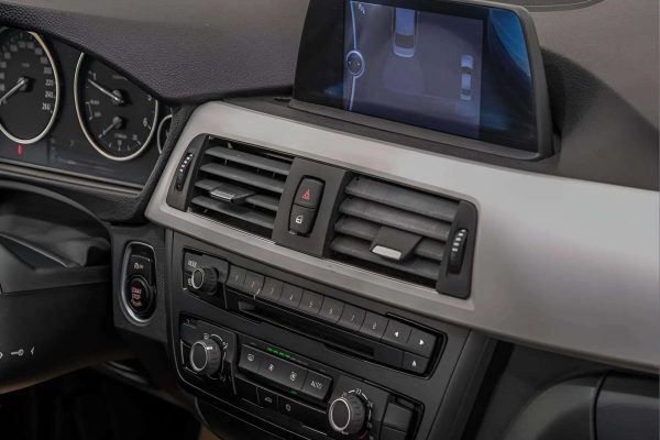 BMW 320 - Image 13
