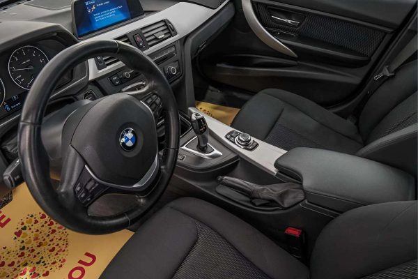BMW 320 - Image 11