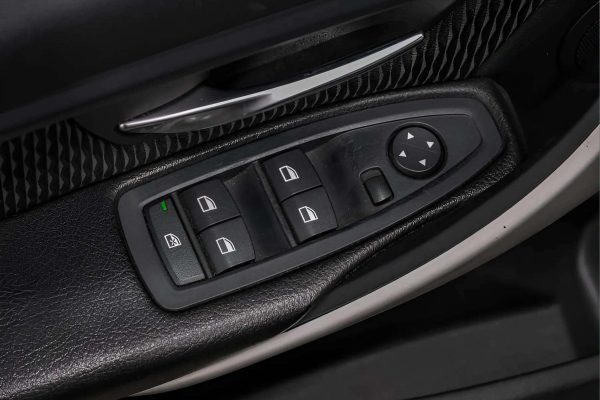 BMW 320 - Image 10