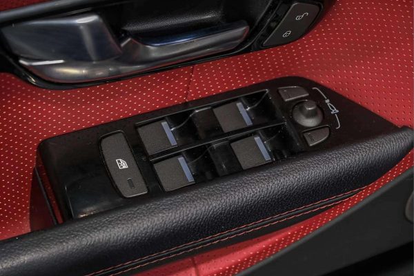 Land Rover Evoque - Image 11