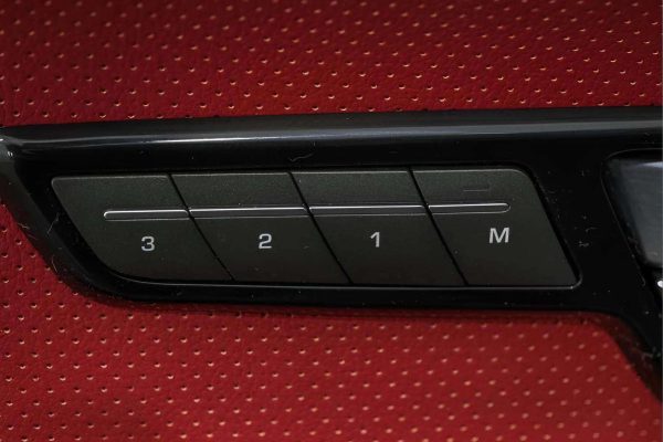 Land Rover Evoque - Image 10