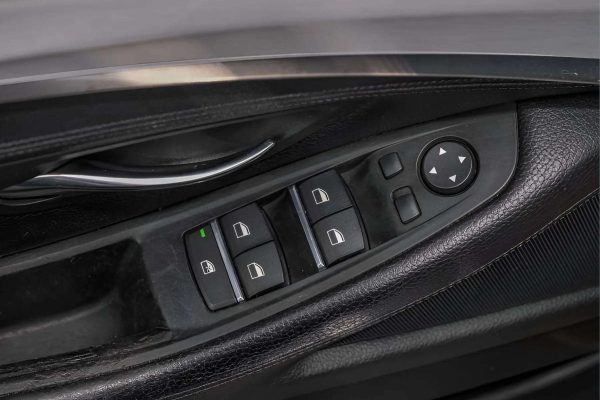 BMW 518 - Image 12